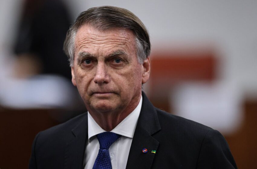  Bolsonaro presta depoimento à Polícia Civil do DF sobre arma registrada em seu nome apreendida em blitz