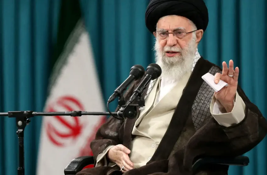  Morte de Ali Khamenei aprofunda crise no Irã e eleva tensão internacional