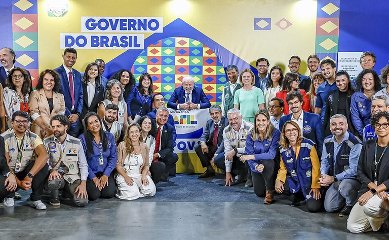  Lula pede a governadores suspensão temporária do ICMS do diesel e diz: ‘Temos que evitar que a guerra chegue ao prato de arroz com feijão do povo’