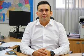  Jhony Bezerra se desfilia do Avante e abre caminho para filiação ao PSD; ex-secretário não descarta ser vice de Cícero