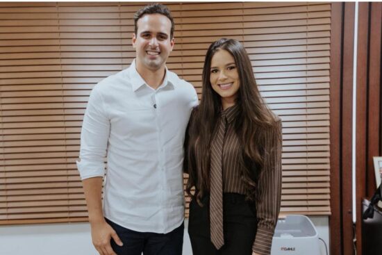  Prefeita de Santana de Mangueira, filiada ao MDB de Cícero, declara apoio a Lucas Ribeiro