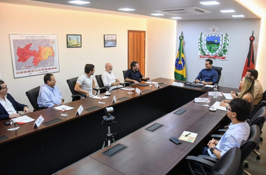  Governador Lucas Ribeiro anuncia patrocínio de R$ 2,5 milhões ao São João de Campina Grande e reforça apoio à cultura e ao turismo