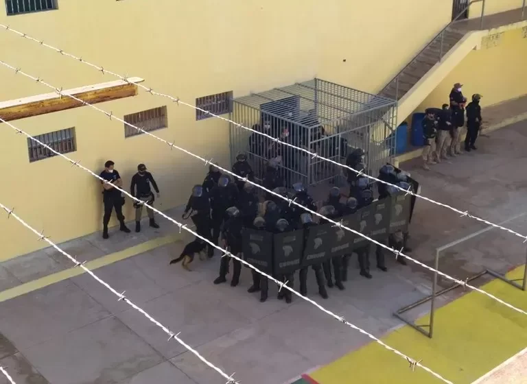  Catolé do Rocha: presídio registra início de tumulto entre detentos