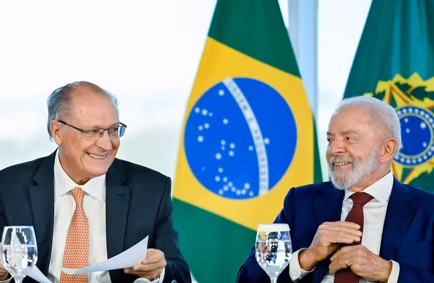  aproximadamente 17 ministros deixam seus cargos para disputar as eleições de 2026