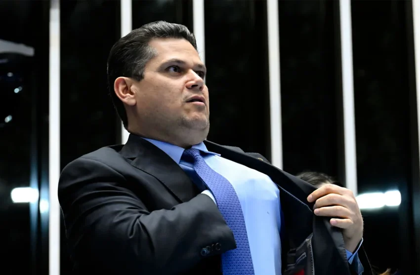  Alcolumbre exclui trechos da PL da Dosimetria que permitiam progressão de pena para crimes hediondos
