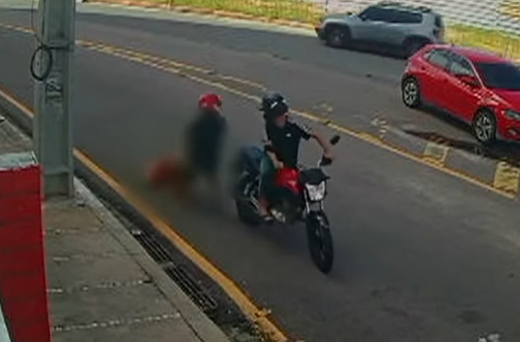  Suspeitos arrastam mulher após reação a assalto em João Pessoa