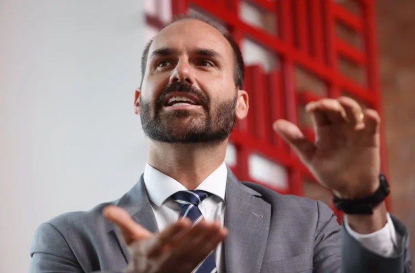  PF conclui processo e decide pela demissão de Eduardo Bolsonaro por abandono de cargo