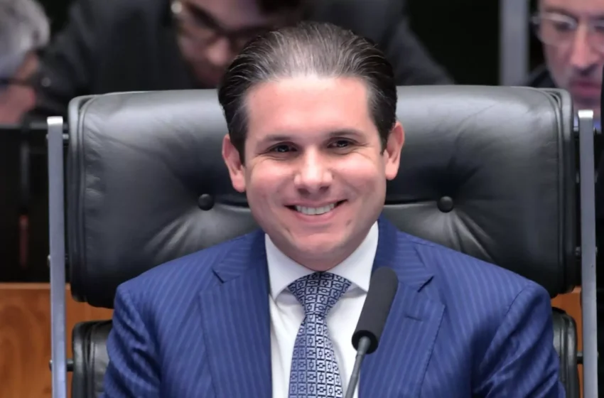  Presidente Hugo Motta quer derrubar veto  do Presidente Lula ao projeto da dosimetria. Entenda