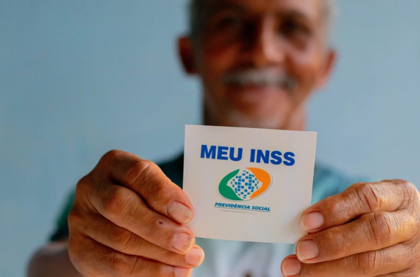  Fila do INSS cai em mais de 500 mil pedidos em dois meses, aponta governo