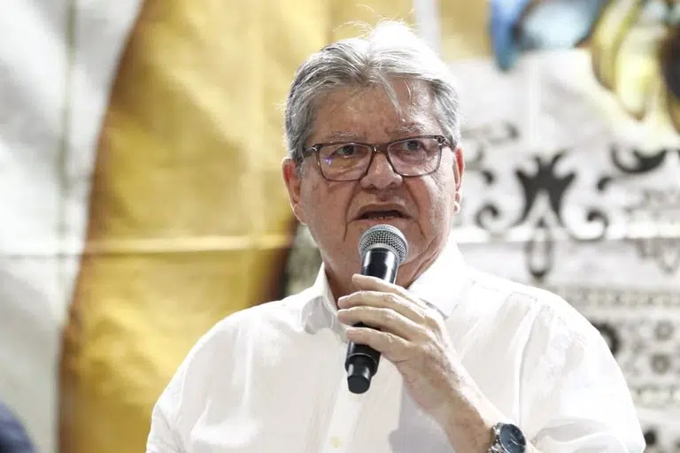  João Azevêdo defende unidade política e cobra fidelidade de aliados em movimentos eleitorais