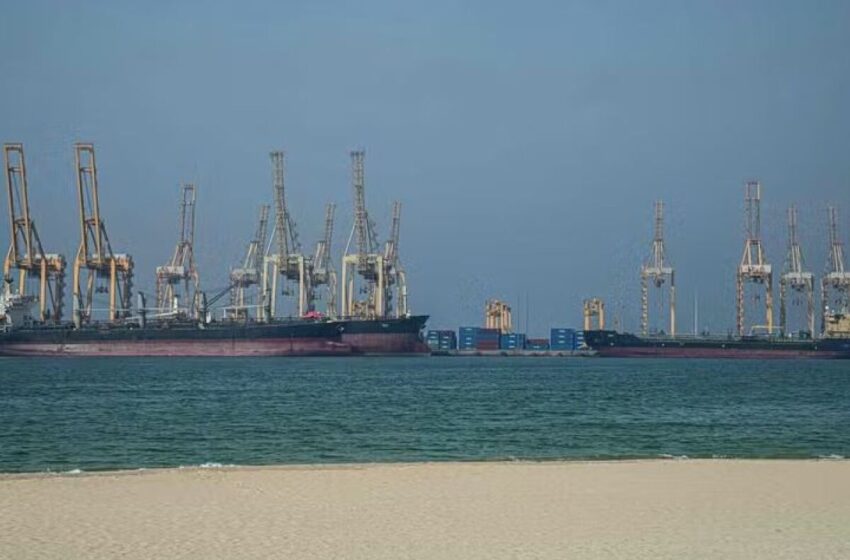  Reino Unido e aliados avançam com plano militar para proteger navegação no Estreito de Ormuz