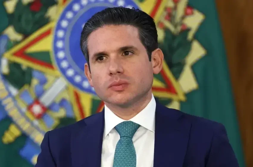  Hugo Motta admite voo patrocinado por Daniel Vorcaro após convite de Ciro Nogueira