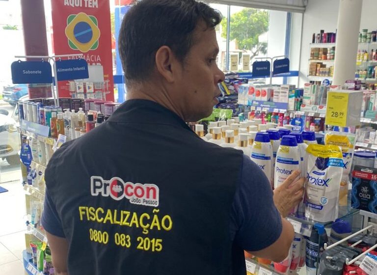  Procon-JP fiscaliza farmácias e autua três estabelecimentos; 102 produtos foram apreendidos