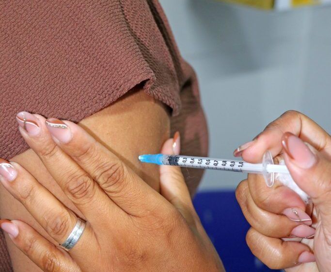  Saúde reforça: vacinação é chave para prevenir formas graves de síndromes gripais