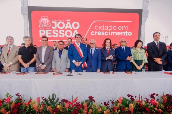  Leo Bezerra assume Prefeitura de João Pessoa e promete continuidade e avanço da gestão iniciada por Cícero Lucena