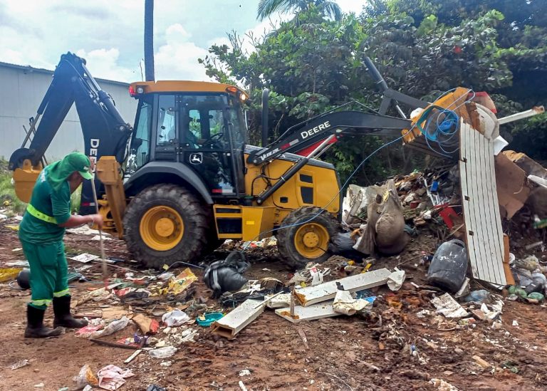  Prefeitura intensifica ações de limpeza, desobstrução de galerias e coleta de lixo durante final de semana e feriado de Tiradentes