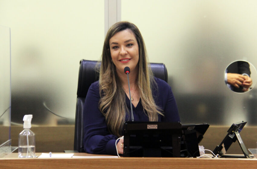  Camila Toscano confirma apoio a Cícero e Veneziano, mas deixa Senado em aberto