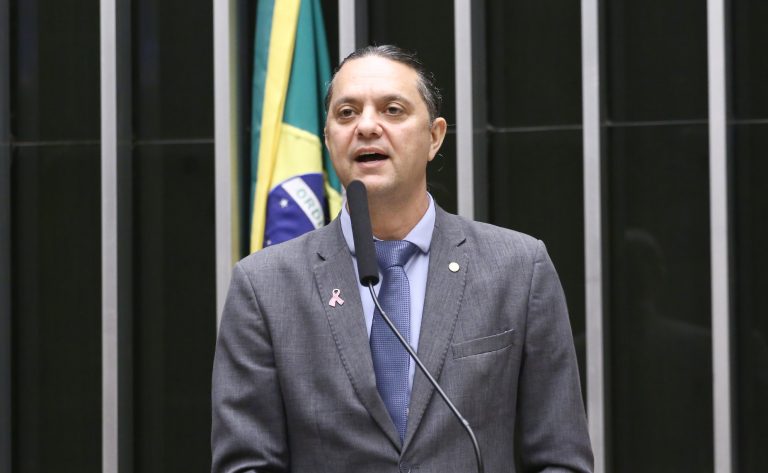  Câmara aprova rede de proteção para coibir golpes e abusos financeiros contra idosos