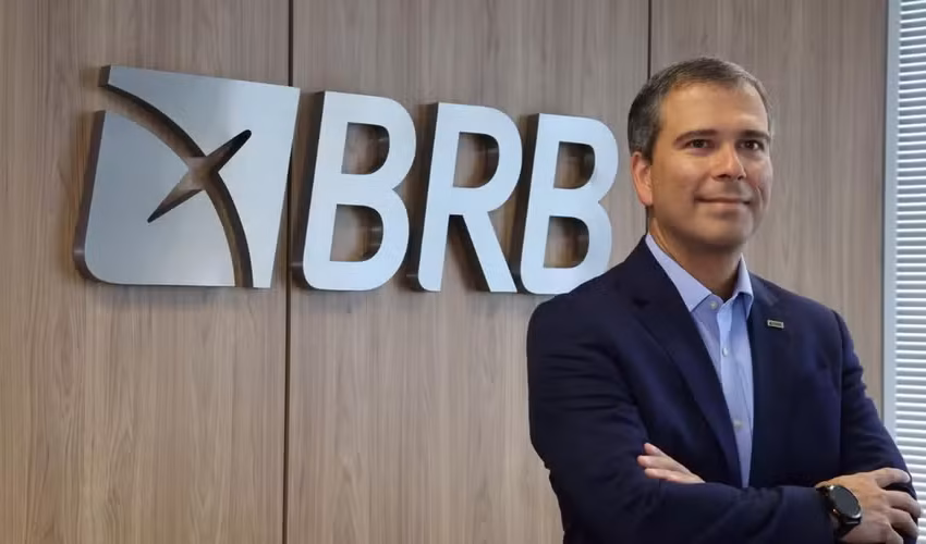  Defesa do ex-presidente do BRB Paulo Henrique Costa pede transferência para Papudinha e sinaliza interesse em delação premiada