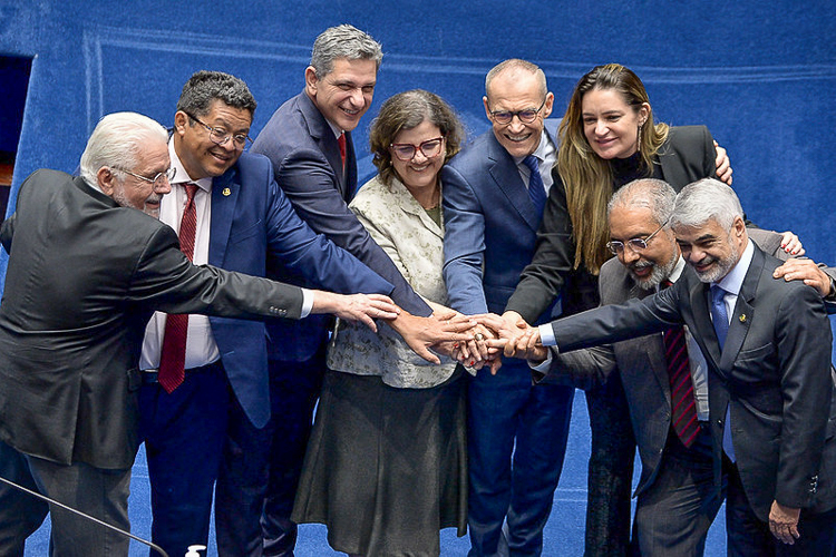  Base governista reage com indignação à derrubada do veto de Lula e critica “manobra” de Alcolumbre