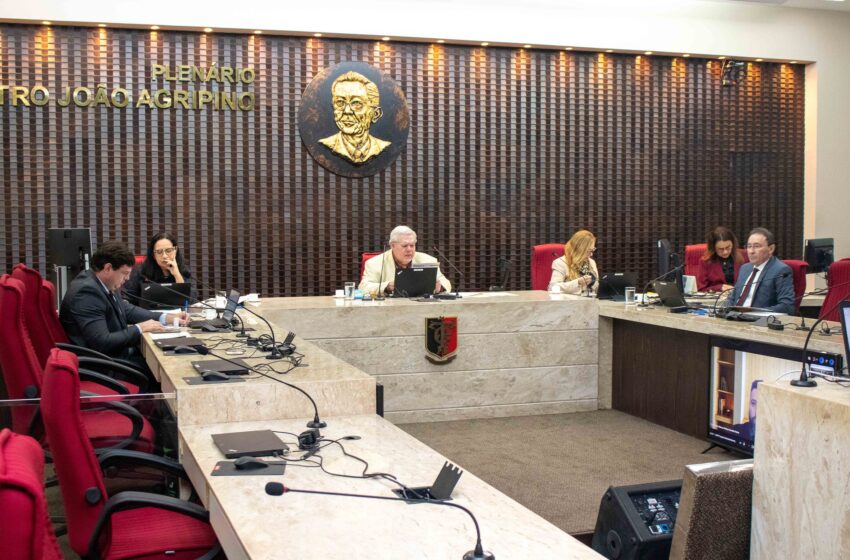  TCE-PB aprova contas de câmaras municipais e aplica multas por irregularidades