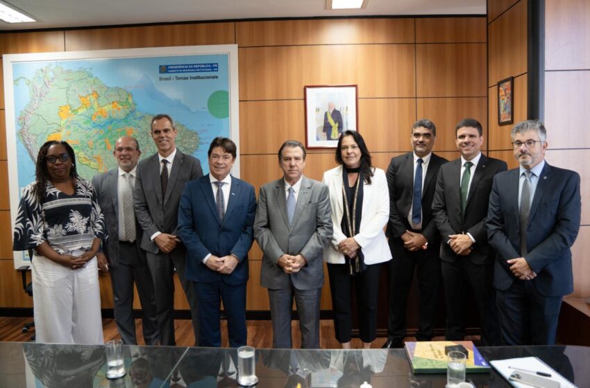  Presidente da FIEPB articula reunião com ministro do Trabalho para discutir pautas da construção civil