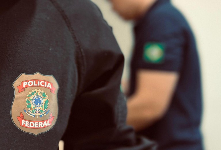  Operação da Polícia Federal mira grupo suspeito de fraudes em empréstimos da Caixa em dois estados