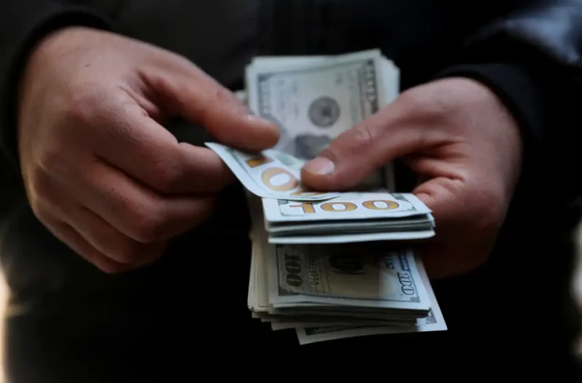  Dólar abre em alta nesta quinta-feira (28) após tensão entre EUA e Irã