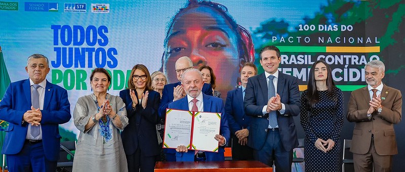  Lula sanciona pacote de leis e decretos para ampliar proteção de mulheres no Brasil; entenda as novas regras