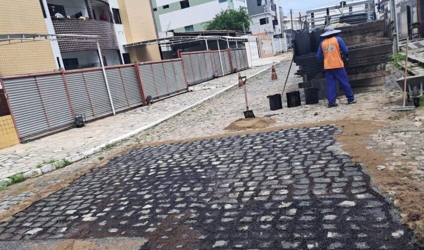  Seinfra dá continuidade à serviços de manutenção e limpeza de drenagem em 31 bairros de João Pessoa