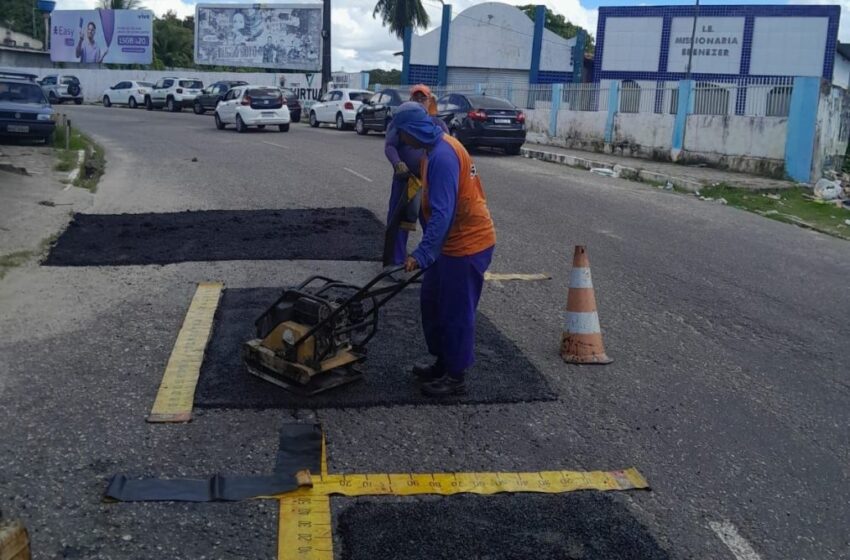  Seinfra intensifica manutenção viária em João Pessoa com operação tapa-buraco e limpeza de galerias