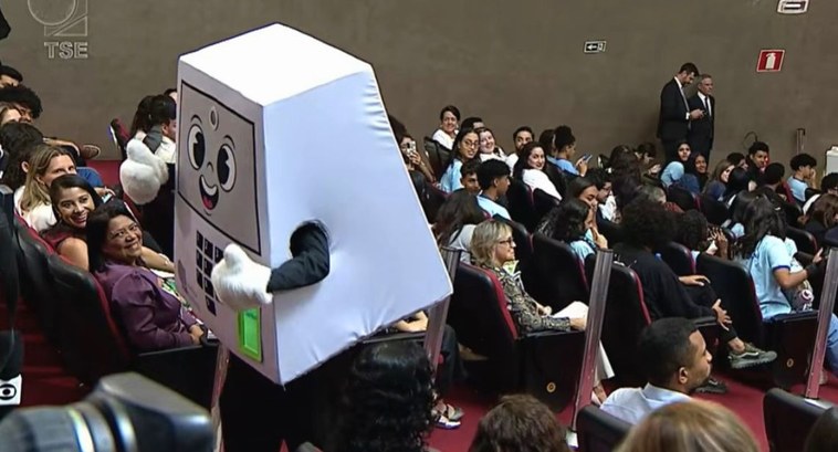  TSE lança mascote Pilili e celebra 30 anos da urna eletrônica