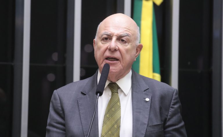  Relator diz que governo recuou de criar estatal para minerais críticos e aposta em modelo regulador