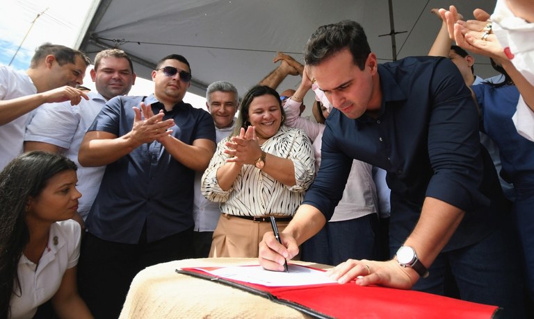  Governador Lucas Ribeiro inaugura PB-067 e autoriza novos investimentos em Mulungu, Pilõezinhos e Gurinhém