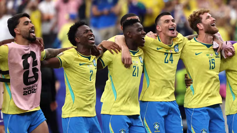  Brasil vence Japão de virada e avança às oitavas da Copa do Mundo