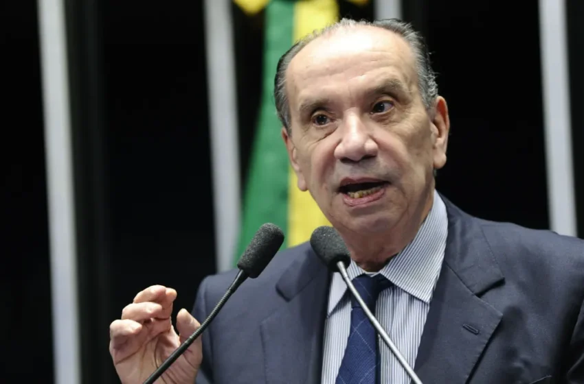  Ex-chanceler Aloysio Nunes deixa legado tucano e se filia ao PSB