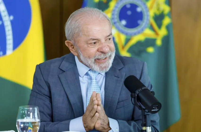  Lula sanciona reajuste de 5,4% no piso salarial nacional dos professores