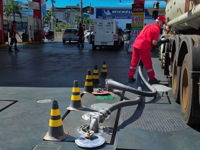  Governo federal libera R$ 550 milhões para subsidiar importação de diesel