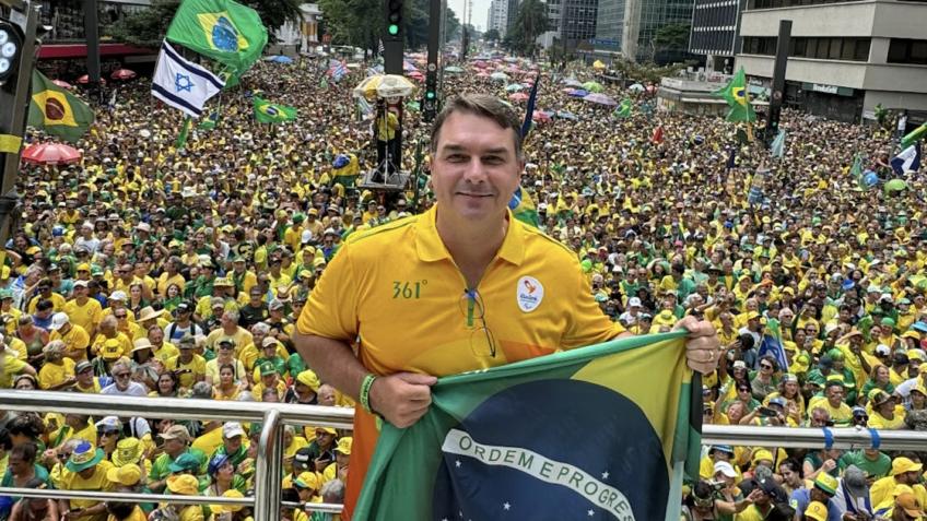 Flávio Bolsonaro e Caiado realizam convenções partidárias neste fim de semana