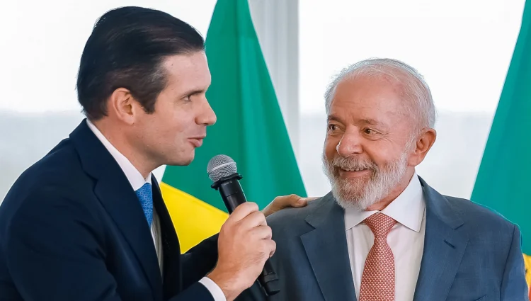  Presidente da Câmara quer destravar pauta e solicita revisão da urgência do fim da escala 6×1