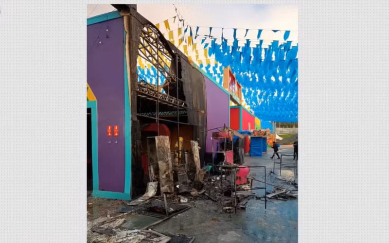  Incêndio atinge barracas de alimentos no Parque do Povo durante o São João de Campina Grande
