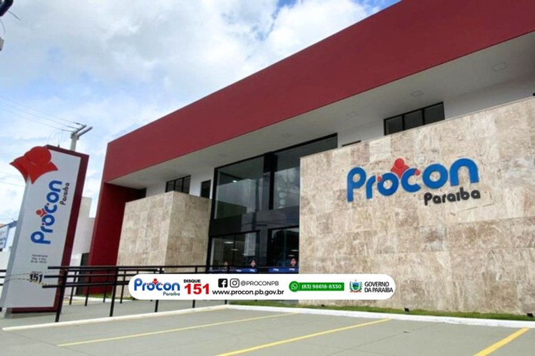  Procon-PB fiscaliza preços de estacionamentos no entorno do Parque do Povo durante o São João