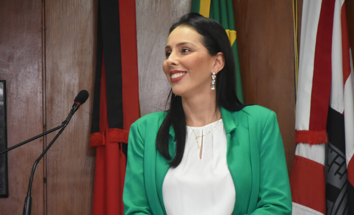  Rebeca Sodré assume cadeira na Câmara de João Pessoa durante licença de Valdir Trindade