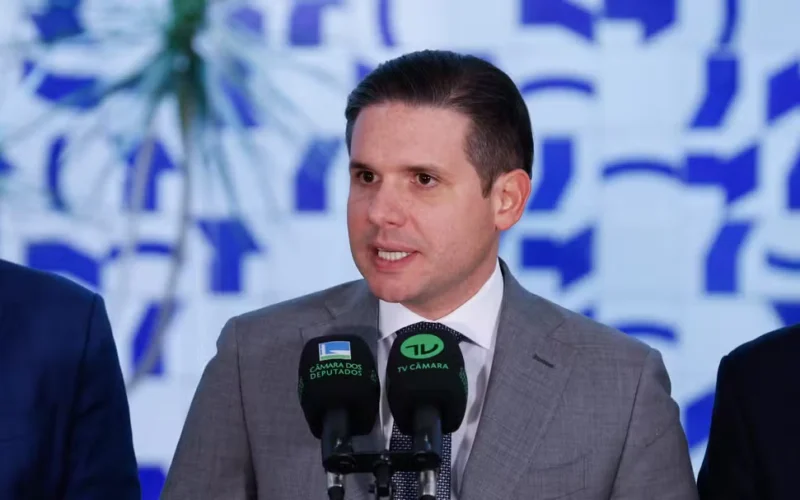  Hugo Motta anuncia envio de projeto que amplia teto do MEI