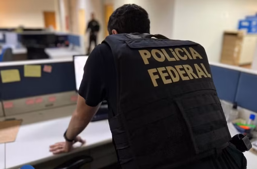  Polícia Federal faz busca na Secretaria de Saúde de Cabedelo por suspeita de médicos fantasmas