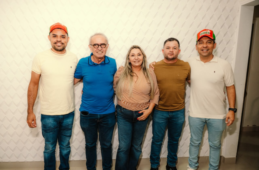  Cícero Lucena recebe adesão de grupos do vice-prefeito de Queimadas e de oposição de Baraúna