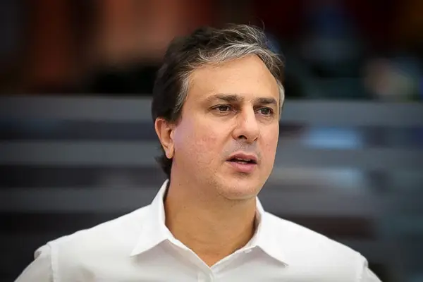  Camilo Santana assume liderança do PT no Senado