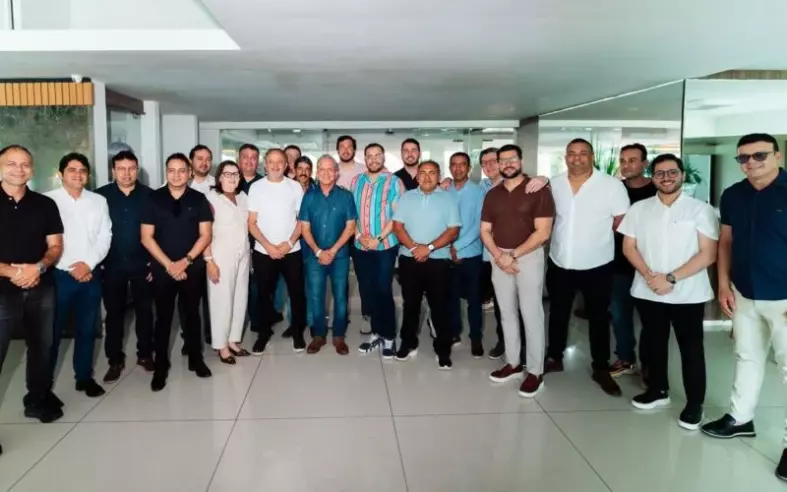  Nabor amplia apoios em Campina Grande e recebe adesão de dez vereadores à pré-candidatura ao Senado