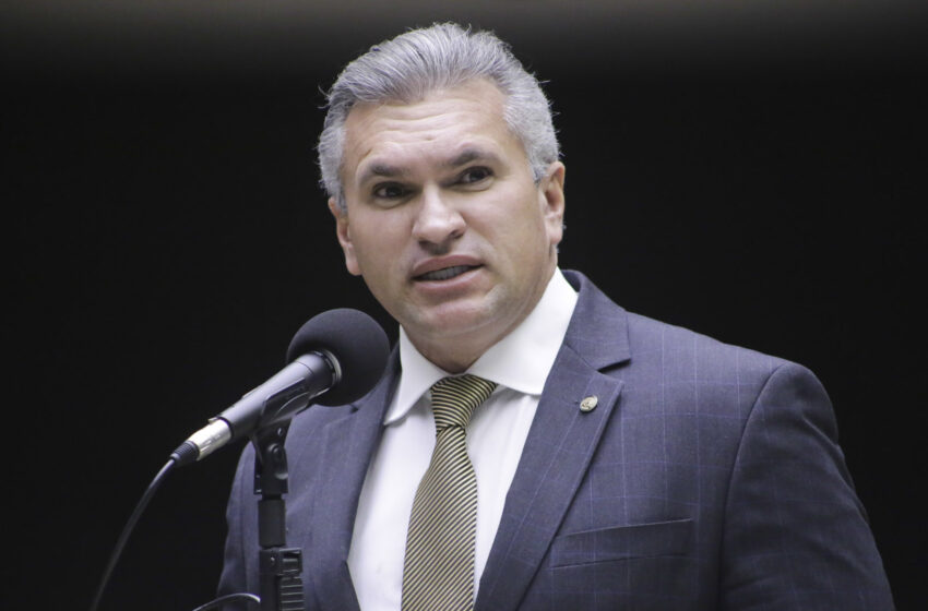 Julian Lemos afirma que Flávio Bolsonaro perderia para Lula em 2026 e defende Michelle como nome mais competitivo para disputa
