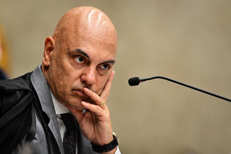  Moraes dá 48 horas para defesa de Bolsonaro explicar uso de vídeo com IA em convenção do PL